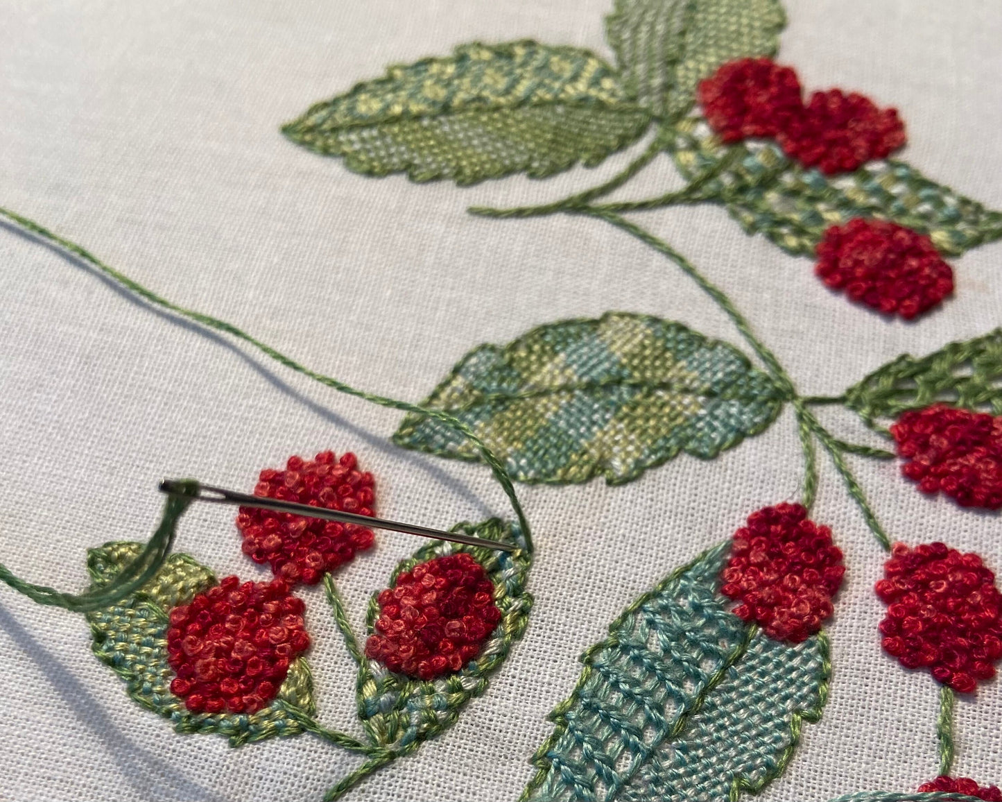 Summer raspberry pre-printed cotton fabric pack